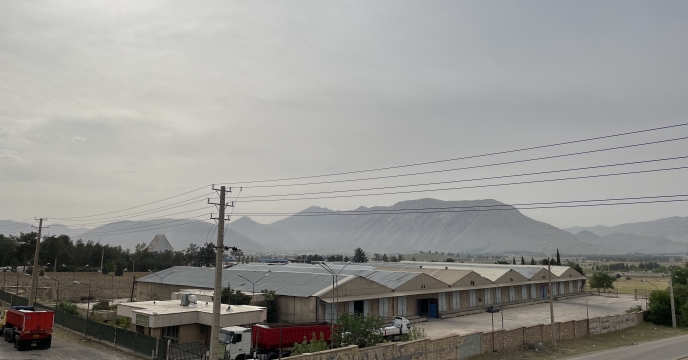 توزیع انواع نهاده کشاورزی بین انبار کارگزاران شهرستان مهر در آبان ماه