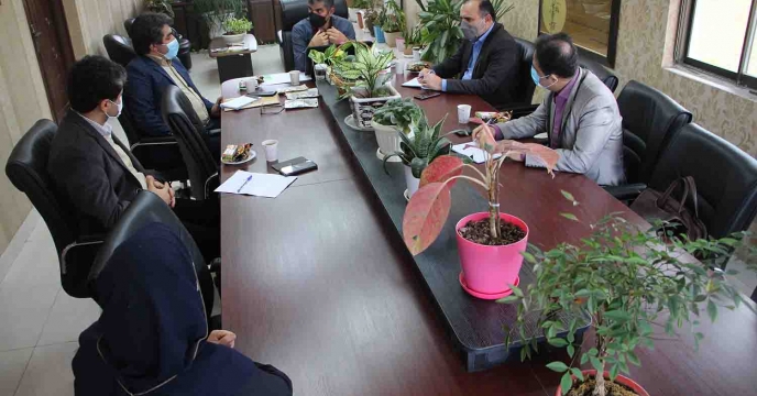 بررسی وضعیت صدور حواله های الکترونیکی توزیع کودهای کشاورزی شیمیایی با حضور مدیران شرکت خدمات و تعاون روستائی استان گیلان