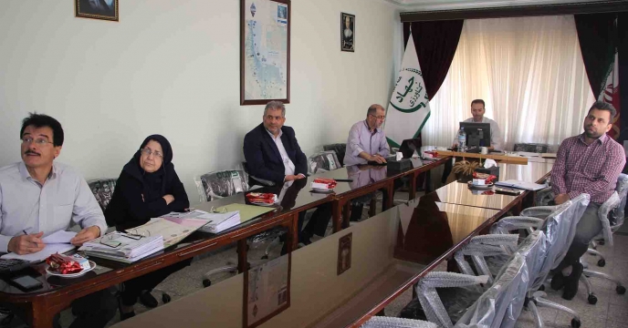 برگزاری جلسه مناقصه حمل و نقل رشت و آستانه با حضور اعضای کمیسیون