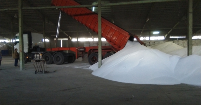 تأمین و توزیع ۸۷۰۰ تن کود اوره از پتروشیمی کرمانشاه برای استان همدان توسط شرکت خدمات حمایتی کشاورزی