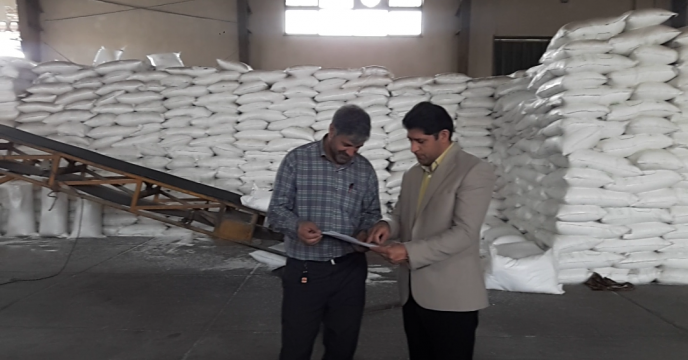 بازدید ذیحساب و رئیس اداره مالی استان از انبار سازمانی کود