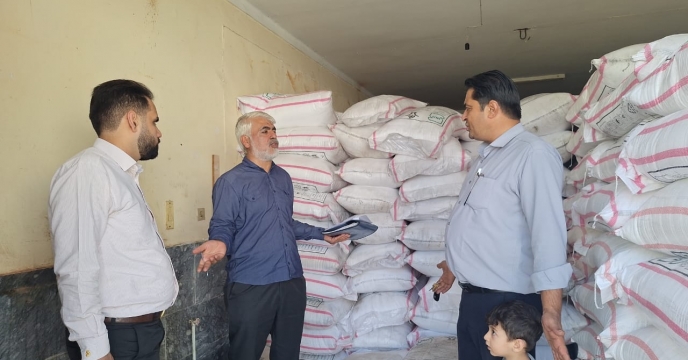 تامین و توزیع 290 تن  انواع کود کشاورزی  یارانه ای در شهرستان عباس آباد 