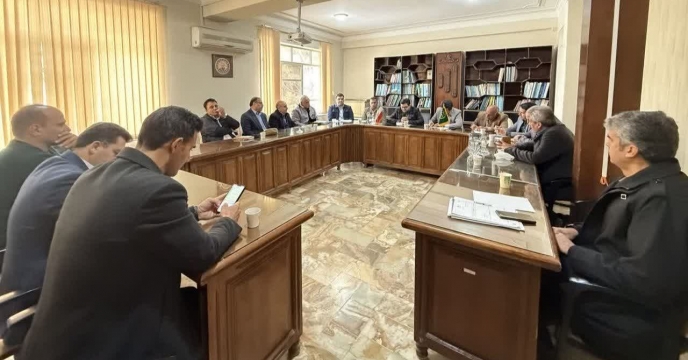 نشست هم‌اندیشی مدیران بخش کشاورزی با نماینده مجلس ابر در راستای شفاف‌سازی و حمایت از کشاورزان کرمانی