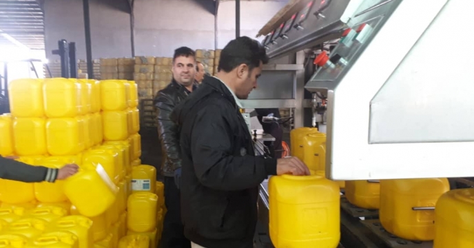 بسته بندی پارت 8 روغن ولک تولیدی مجتمع شیمیائی آبیک