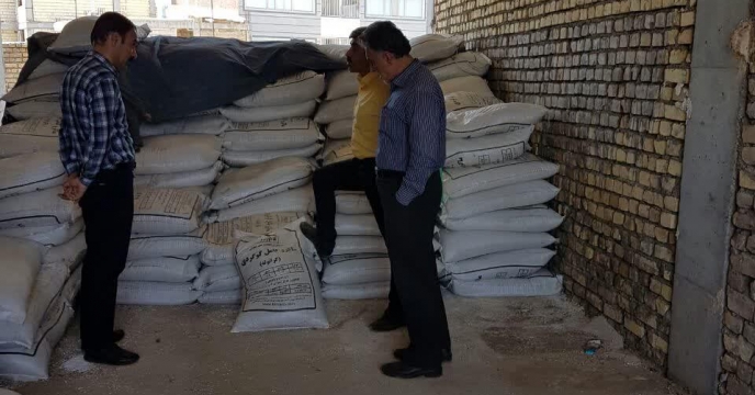 بازرسی  دوره ای کارشناسان شرکت خدمات حمایتی استان مرکزی  از کارگزاران و عاملین  توزیع کود  در بخش زرندیه ساوه – استان مرکزی  