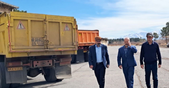 نظارت میدانی مسئولان بر روند بارگیری و موجودی کود در کرمان