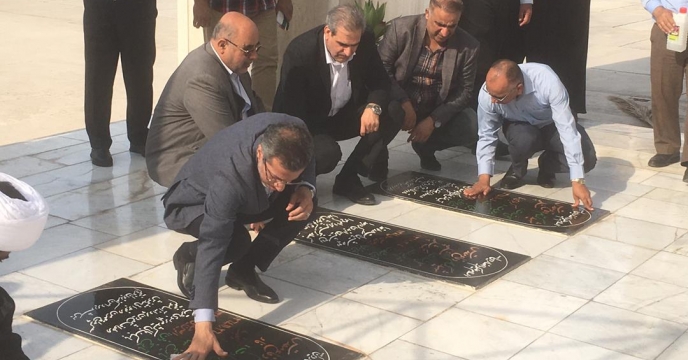 مراسم غبارروبی از گلزار شهدا به مناسبت هفته جهاد کشاورزی در استان هرمزگان