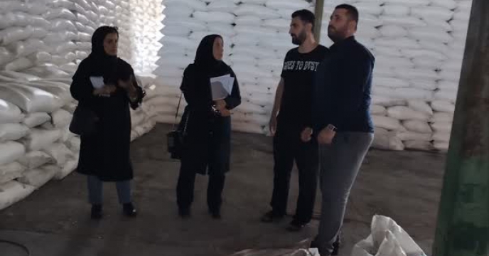بازدید رئیس اداره برنامه ریزی تولیدات کود از انبار آستانه اشرفیه