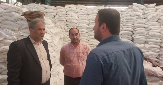 بازدید مدیر استان از انبار سازمانی کود گیلان