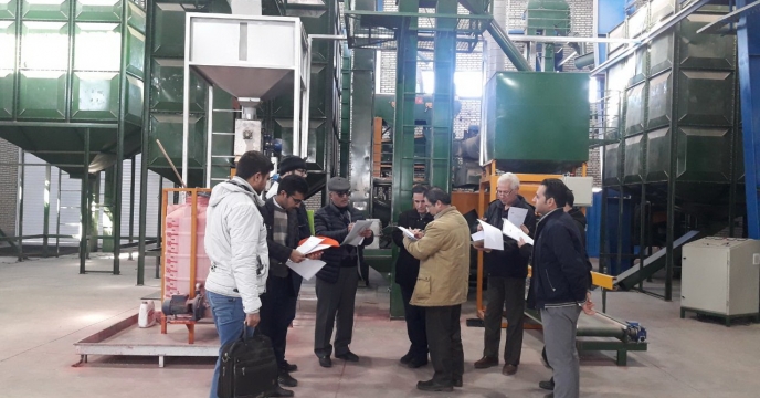 بازدید گروه ارزیابی از شرکت های تولید بذر استان مرکزی