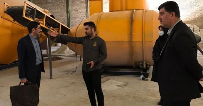 ما  بر اساس سیاست های اقتصاد مقاومتی در حال تقویت تولید داخلی استان  هستیم