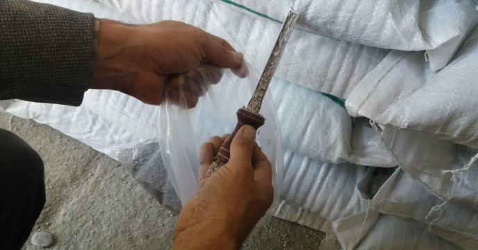 نمونه برداری از کود سولفات پتاسیم گرانوله تولید شرکت فرآیند صنعت کود ساوه