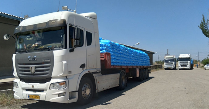توزیع انواع کود شیمیایی از طریق کارگزاری امیر مرتضوی در شهرستان فامنین