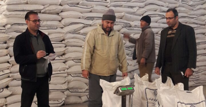 نمونه برداری6800 تن کود های ارسالی  از مبادی  به استان گلستان در آذرماه سال98