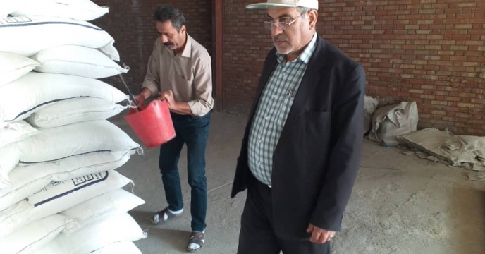 نمونه برداری از کودهای وارده از مبادی  به انبار سازمانی شرکت خدمات حمایتی کشاورزی استان آذربایجان شرقی