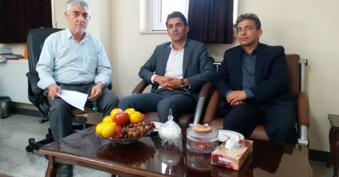 دبیر تهک و مسئول روابط عمومی هواشناسی استان در خصوص برگزاری کارگاه آموزشی تهک و سامانه خودکار هواشناسی، با مدیر شرکت خدمات حمایتی کشاورزی استان دیدار و گفتگو کردند.
