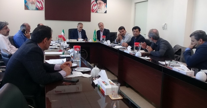 جلسه تأمین ، تدارک و توزیع کود شیمیائی جهت کشت های پائیزه استان با حضور رئیس سازمان جهاد کشاورزی برگزار شد . 