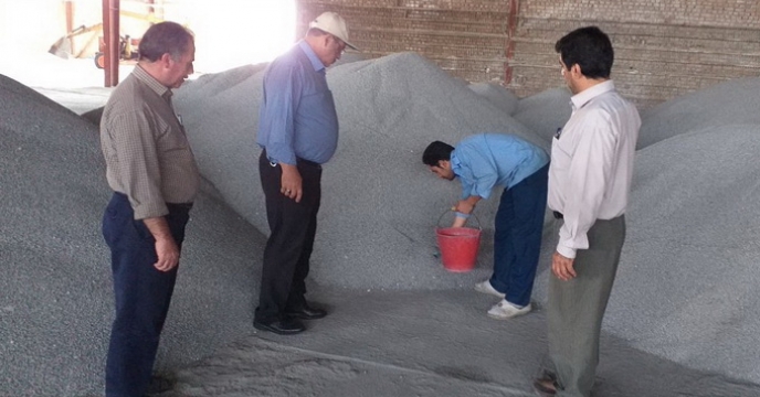 نمونه برداری از کود شیمیایی سوپر فسفات تریپل