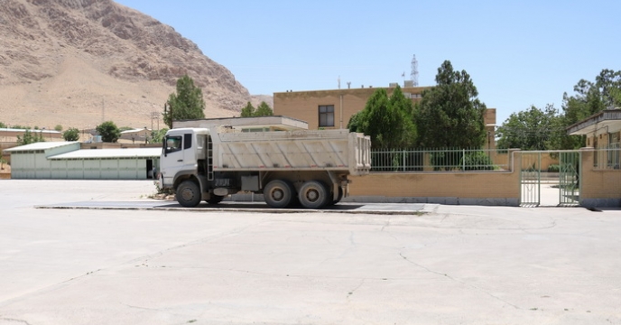 خرید و تخلیه بذور گندم و جو در انبار استان