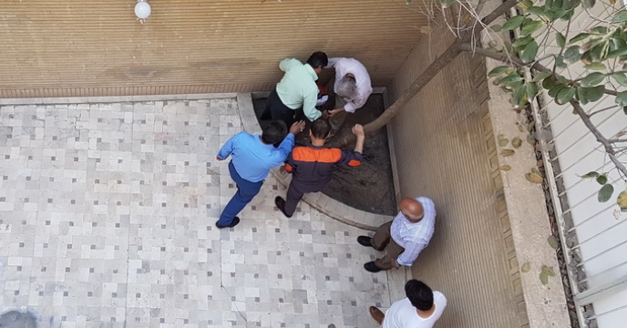 تست و نحوه آموزش با دستگاه نمونه برداری خاک توسط کارشناسان باشگاه کشاورزان و ماشین آلات در محل شرکت خدمات حمایتی کشاورزی استان قزوین