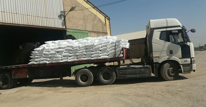 توزیع کودهای اوره  و کلرور پتاسیم  در شرکت تعاونی وحدت کارچان اراک 