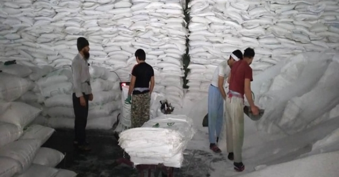 کیسه گیری 500 تن کود فله در مازندران