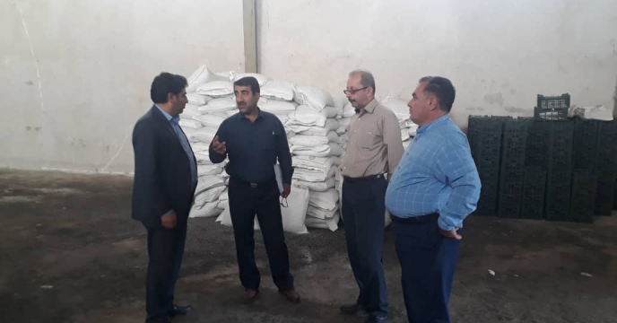 بازدید اکیپ نظارتی کمیته توزیع کود استان از انبار کارگزاران شهرستان کلیبر بخش آبش احمد
