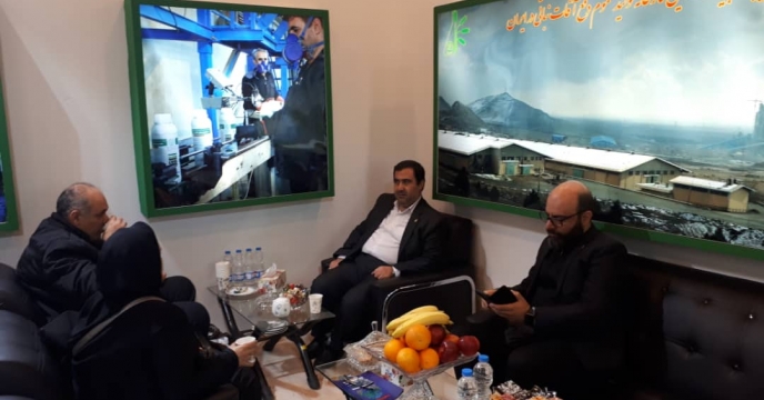 بازدید رئیس اداره روابط عمومی و اموربین الملل و مشاور معاونت بازرگانی شرکت خدمات حمایتی کشاورزی از غرفه مجتمع شیمیائی آبیک درهفتمین نمایشگاه تخصصی نهاده های کشاورزی بوستان گفتگو 