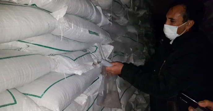 نمونه برداری از پارت 7 شرکت آوان شیمی سالاریه 