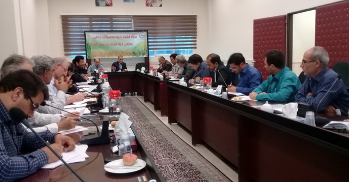  کشت پائیزه کلزا در سال 97  در محل سازمان جهاد کشاورزی استان همدان برگزار گردید 