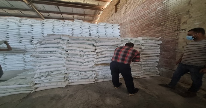 نمونه برداری از کود شیمیایی سوپر فسفات ساده پارت 69 شرکت ارکان شیمی در انبار سازمانی استان خوزستان