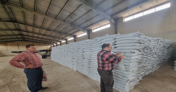 نمونه برداری از کود کشاورزی سوپر فسفات ساده پارت 78 شرکت ارکان شیمی در انبار سازمانی استان خوزستان