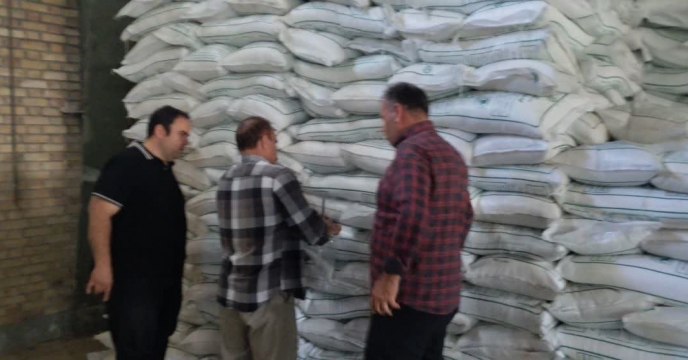 انجام نمونه برداری و ارسال نمونه کود کشاورزی اوره به مرکز تحقیقات کاربردی نهاده های کشاورزی ی 