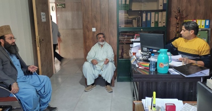 جلسه کارشناس بازرگانی شرکت خدمات حمایتی کشاورزی با تعدادی از کارگزاران