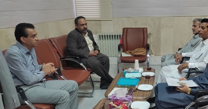 رفع مشکلات تعدادی از کارگزاران توسط مدیر شرکت