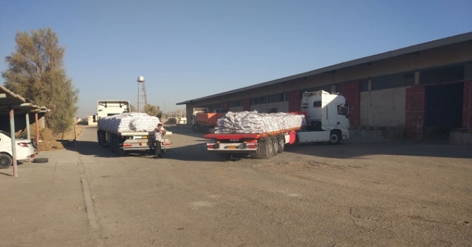 برای تقویت محصولات کشاورزی شهرستان زراباد مقدار 350 تن کود کشاورزی بین کشاورزان توزیع شد 