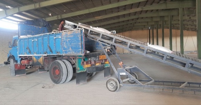 مقدار 10 تن بذر گندم از طبقه امین گواهی شده برای  کشاورزان شهرستان خاش تامین شد 