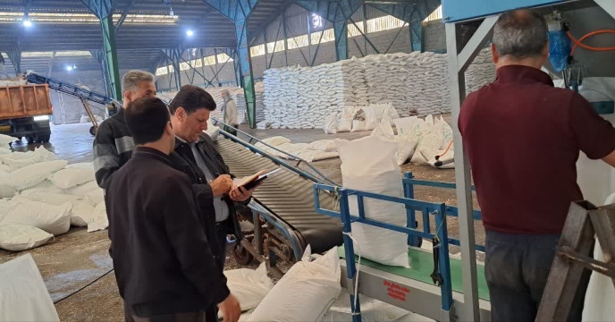  بازدید ریس اداره ماشین آلات و ادوات کشاورزی از انبار سازمانی شرکت خدمات حمایتی کشاورزی استان گیلان 