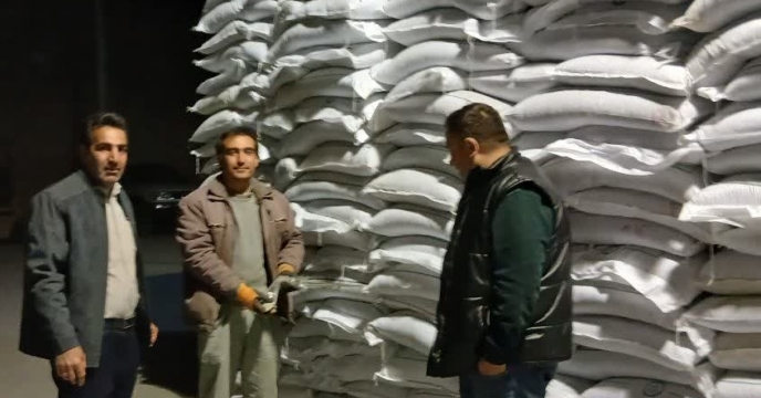 انجام عملیات نمونه برداري از محموله کودي سوپر فسفات ساده تولیدی شرکت فرآیند کود و سم بافق