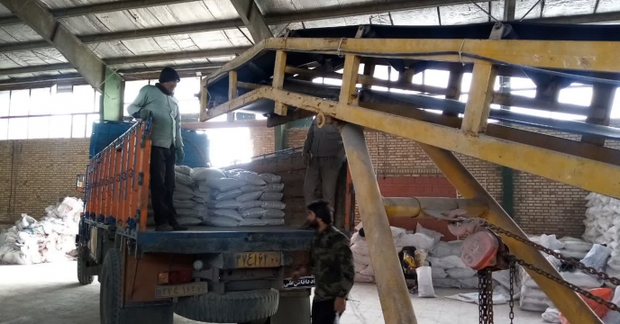حمل 872 تن کود کشاورزی برای کارگزاری های شهرستان بجنورد در فروردین سال جاری