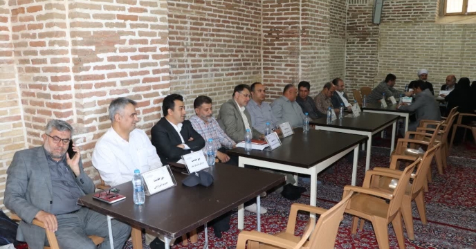 حضور مدیر شرکت خدمات حمایتی کشاورزی استان قزوین در میز خدمت