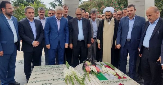 ادای احترام وزیر جهاد کشاورزی به شهدای چابکسر