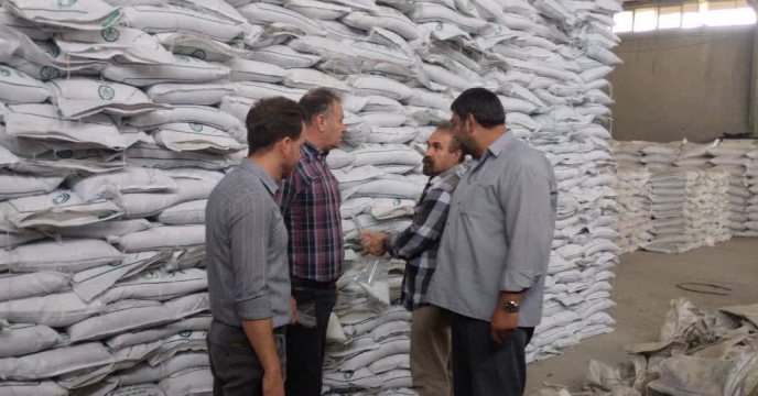 نمونه گیری ازسولفات پتاس گرانوله پارت15 تعاونی2451ایلام