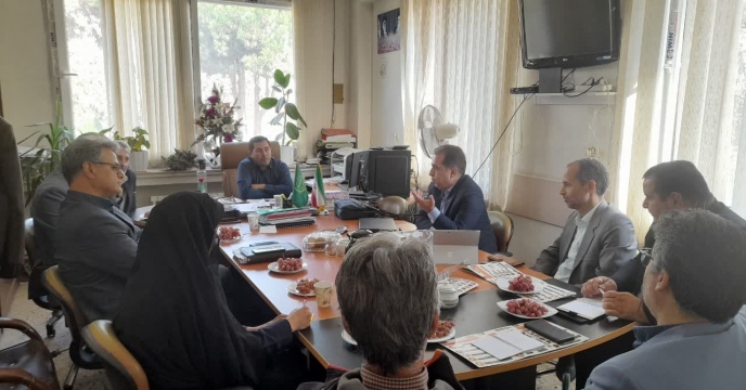 برگزاری جلسه مشترک با حضور معاون محترم تولیدات گیاهی ، مدیر محترم زراعت و سایر مدیران محترم ستادی با شرکت دانش بنیان در حوزه تغذیه گیاهی