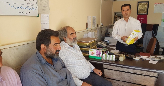 مشاوره و  توصیه های فنی زراعی و باغی  توسط کارگزاران به کشاورزان گلستانی
