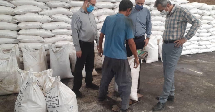 نمونه برداری از200 تن کود  نیترات آمونیوم سولفات ارسالی شرکت شهدای صدر شیمی در گلستان