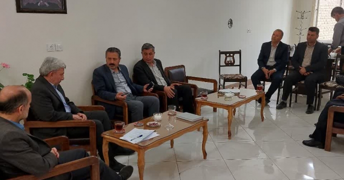 جلسه مدیرشرکت خدمات حمایتی کشاورزی استان آذربایجانشرقی به اتفاق هیئت همراه با مدیر محترم جهاد کشاورزی ومدیرعامل تعاونی روستایی شهرستان سراب