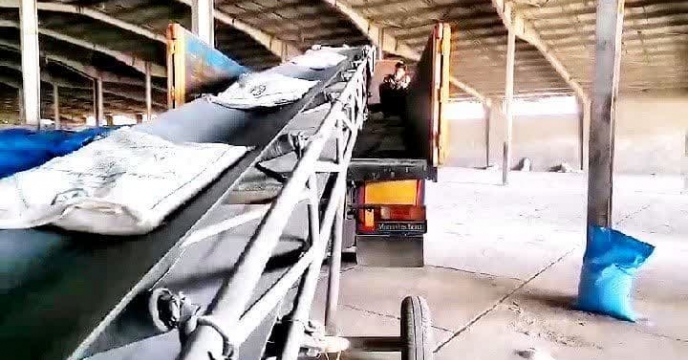ارسال کود به کارگزاران شهرستان بافت در آذر ماه سال جاری 