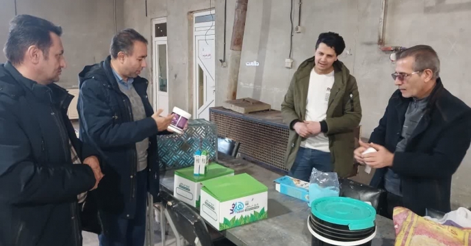بازدید و نظارت از تولید کنندگان کودهای شیمیایی و شرکت های تولید کننده کود و بررسی میزان کود اوره مصرفی کارخانه های تولید ام دی اف شرکت آذران چوب کیمیا و شرکت ملامین سازه تبریز