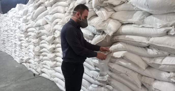 نمونه برداری از کود سولفات پتاسیم گرانوله در شرکت خدمات حمایتی کشاورزی استان آذربایجان غربی